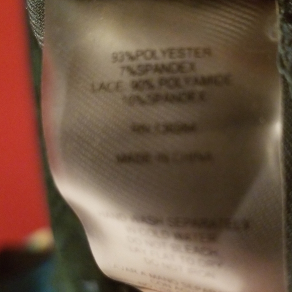 Green velvet top - Picture 6 of 6